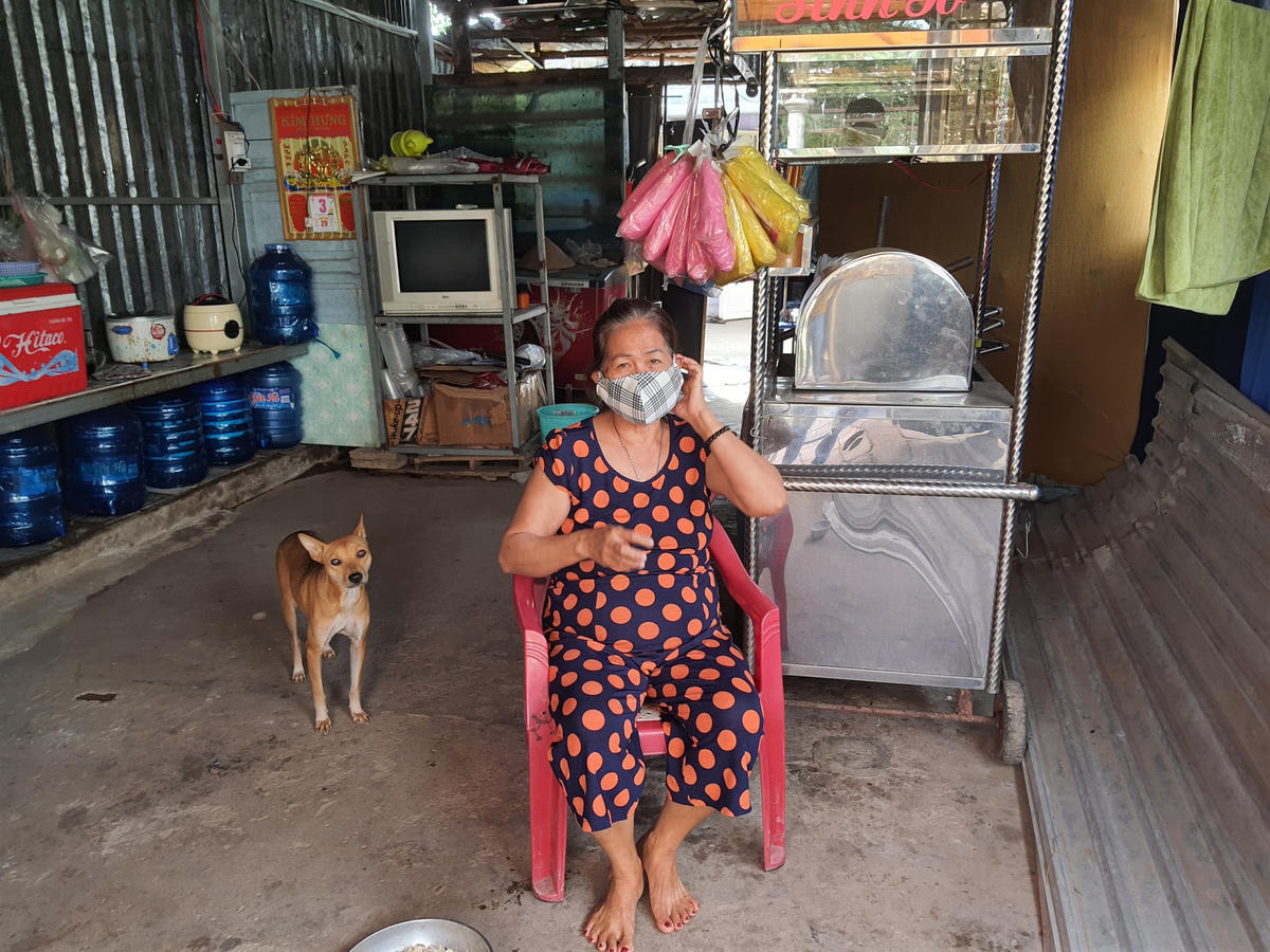 Bà Quách Kinh Hoa là lao động nghèo lo lắng vì sắp quy hoạch khu đô thị Tây Trần Phú. Nguyện vọng của bà cùng như của người dân nơi đây là được giữ lại phần đất, được làm giấy tờ đất và tự xây cất nhà ở.