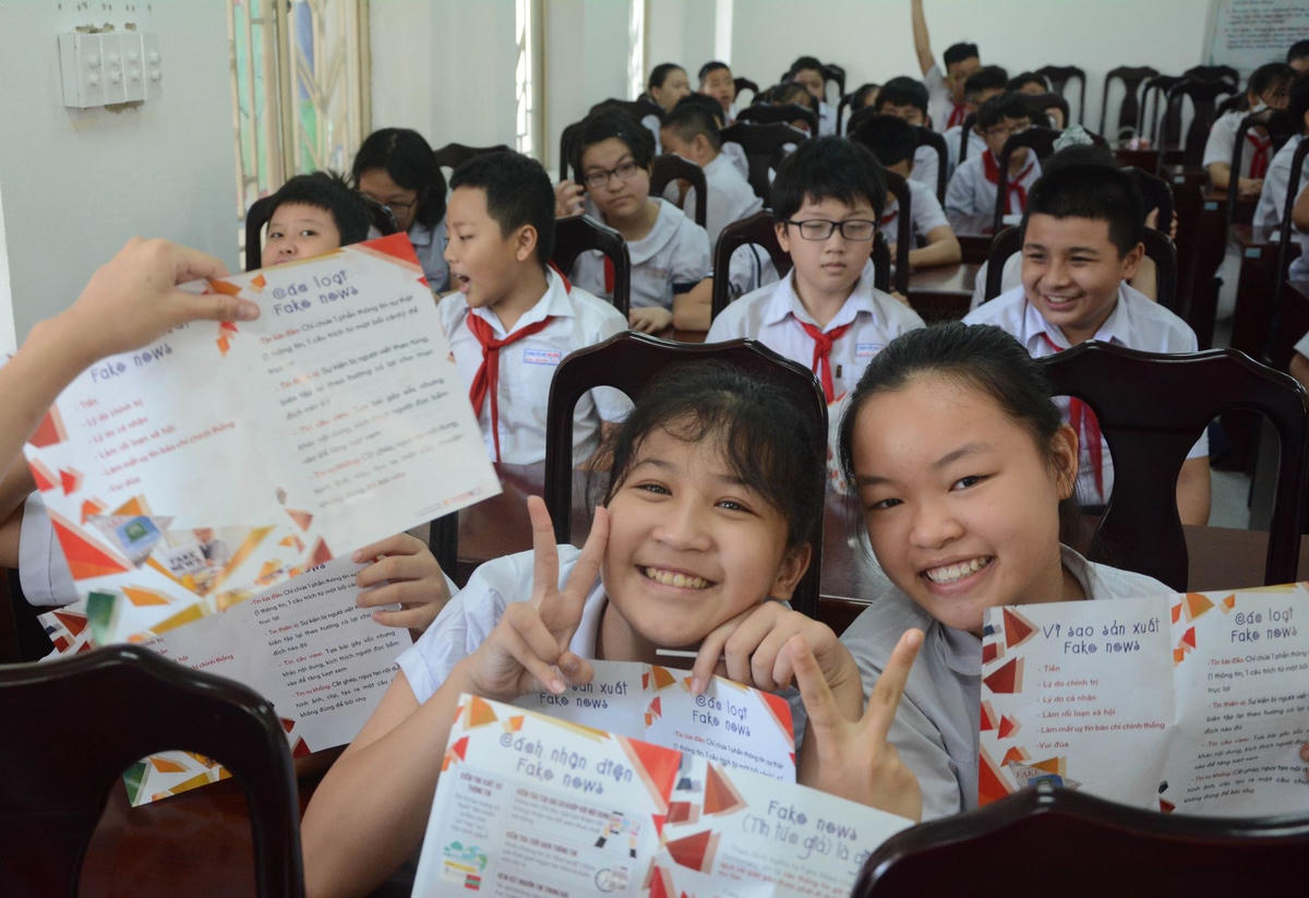 Lớp học kỹ năng chống tin giả ở một trường trung học cơ sở tại Đà Nẵng.