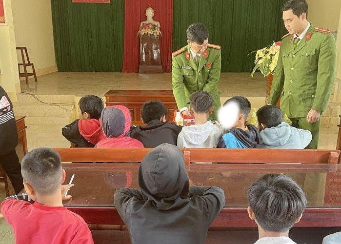 17 học sinh cấp 2 trên địa bàn tự chế pháo nổ.