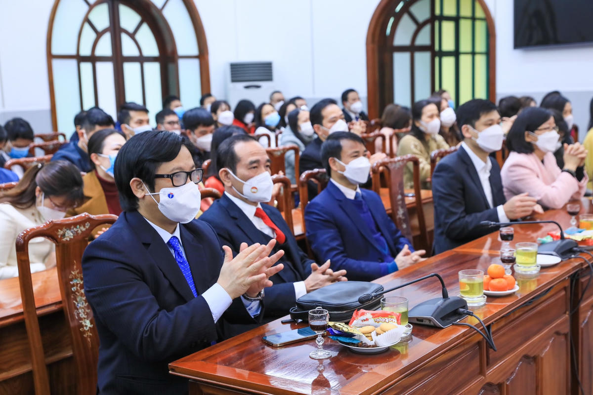 Cán bộ, công chức, viên chức, người lao động cơ quan UBTƯ MTTQ Việt Nam dự buổi gặp mặt.