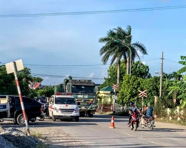 Vụ tai nạn giao thông giữa xe hổ vồ “Hồng Lạc” với một xe mô tô trên đường tỉnh 194B khiến một người tử vong tại chỗ.