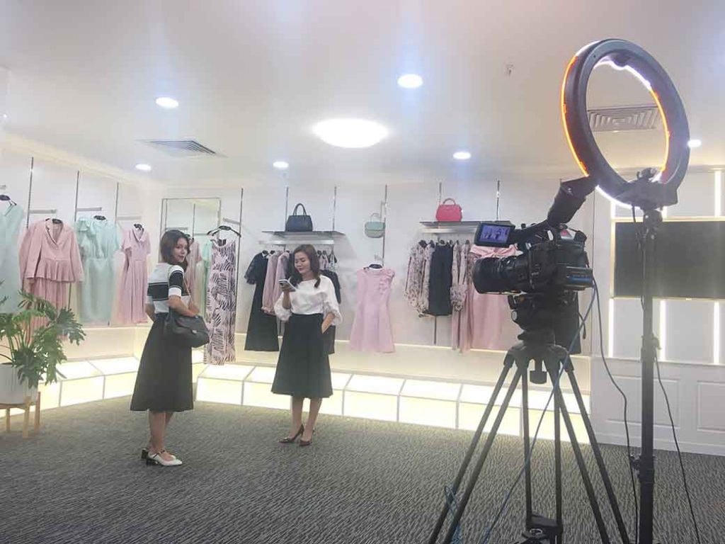 Theo quy định, các cá nhân có thu nhập từ hoạt động kinh doanh với doanh thu trên 100 triệu đồng/năm đều thuộc diện chịu thuế giá trị gia tăng và thuế thu nhập cá nhân.