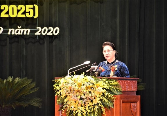 Chủ tịch Quốc hội phát biểu tại Đại hội Thi đua yêu nước tỉnh Thái Nguyên. Ảnh: Báo QĐND.