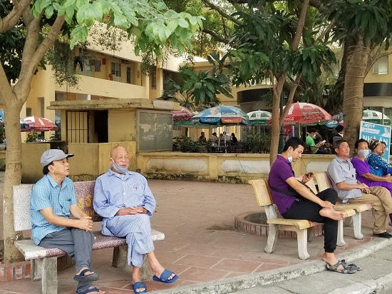 Hà Nội: Người dân chủ quan không đeo khẩu trang theo quy định
