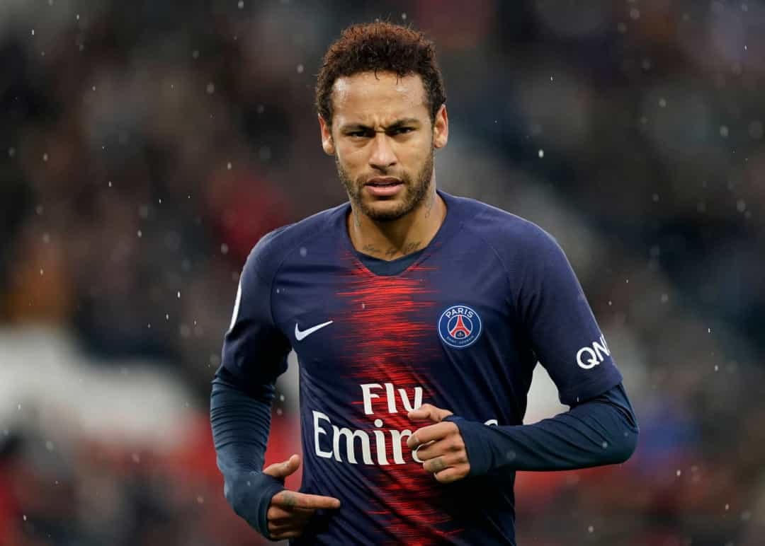Ngôi sao bóng đá Neymar - tổng thu nhập: 95,5 triệu đô la Mỹ - Quốc tịch: Brazil.  