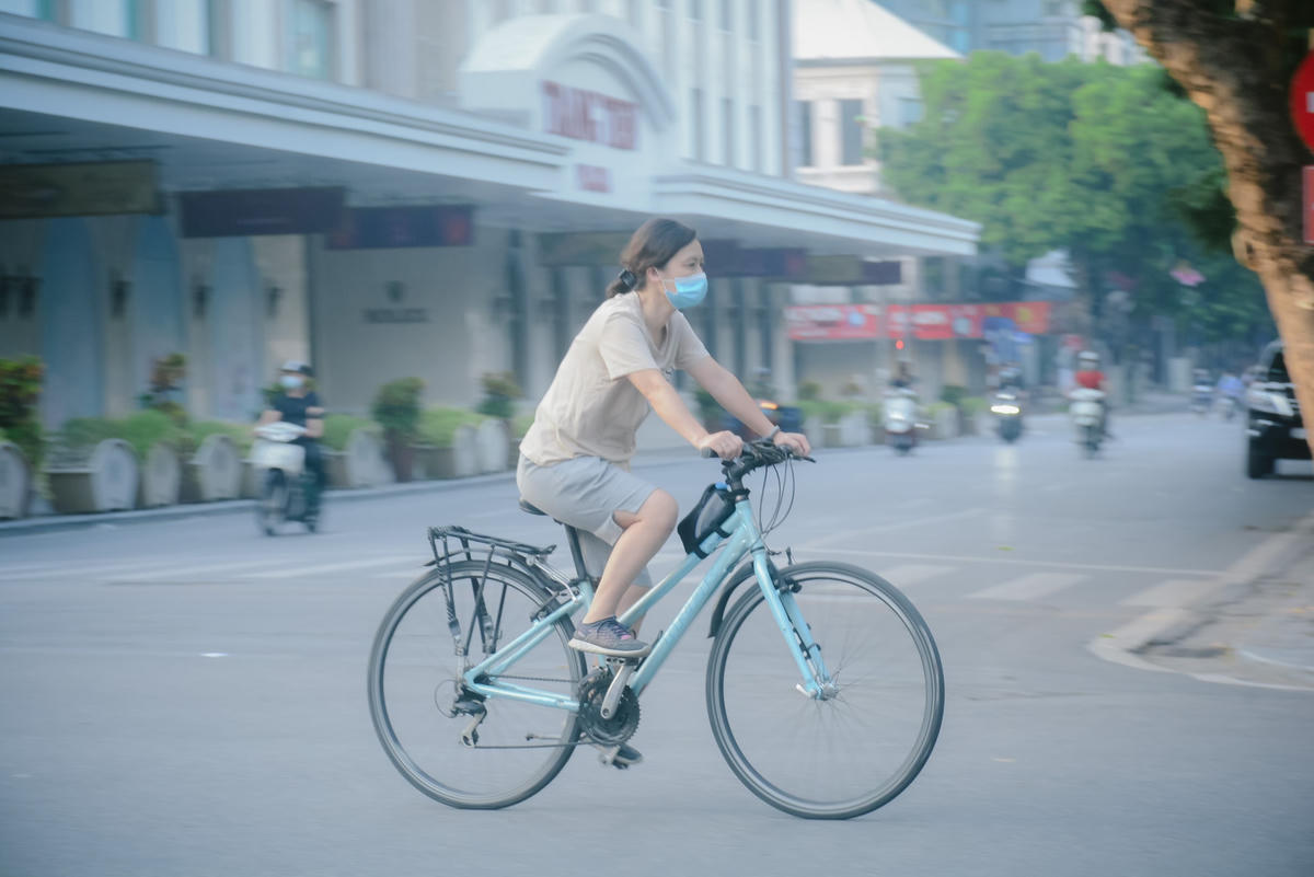 Tại Hồ Gươm người dân chủ yếu sử dụng xe đạp để tập thể dục là chủ yếu.