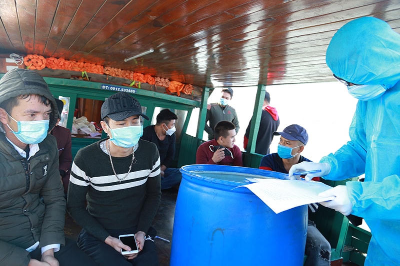 Cơ quan chức năng tiến hành lấy lời khai, lập biên bản.