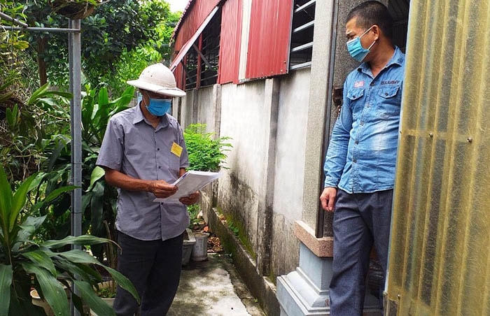 Tổ Covid cộng đồng ở TP Hải Dương giám sát người từ tỉnh ngoài về. Nguồn: Báo Hải Dương.