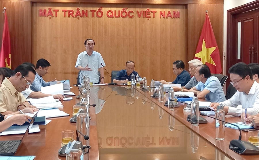 Phó Chủ tịch Ngô Sách Thực phát biểu tại hội thảo.