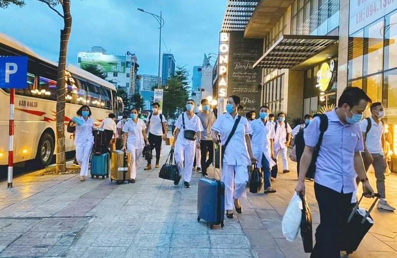 Đoàn y bác sĩ TP Hải Phòng đến TP Đà Nẵng tối 5/8.