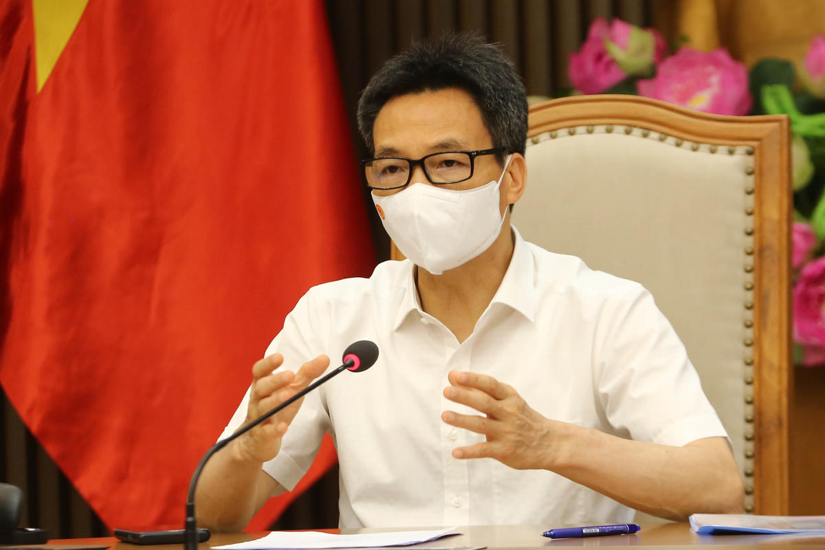 Phó Thủ tướng Vũ Đức Đam chủ trì cuộc họp chiều 10/9 về ứng dụng công nghệ trong chống dịch. Ảnh: VGP.