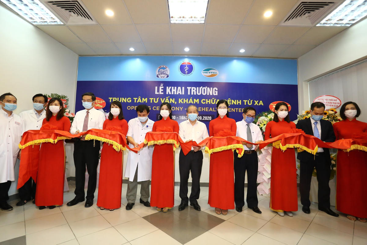 Bệnh viện Trung ương Huế chính thức đưa vào hoạt động Trung tâm tư vấn, khám chữa bệnh từ xa.