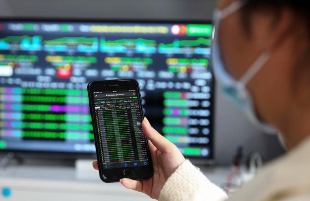 Hành vi thao túng giá cổ phiếu gây thiệt hại nặng cho nhà đầu tư và thị trường chứng khoán.