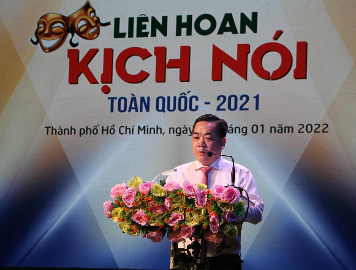Phó Cục trưởng Cục Nghệ thuật biểu diễn, Trưởng ban Tổ chức Liên hoan Trần Hướng Dương phát biểu tại lễ khai mạc.