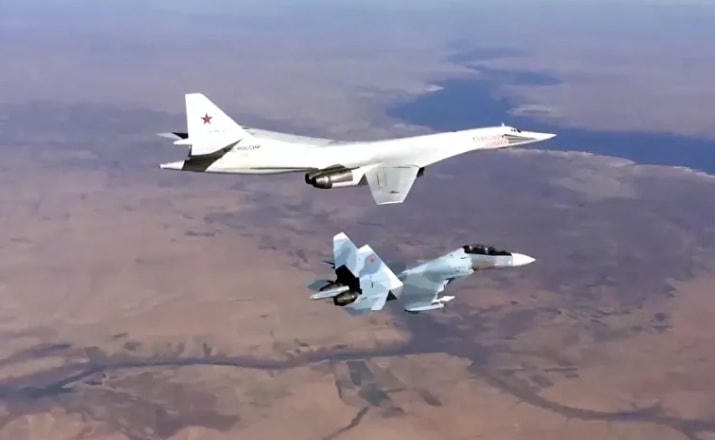 Máy bay tầm xa của Không quân Nga bắn trúng mục tiêu IS ở Syria .