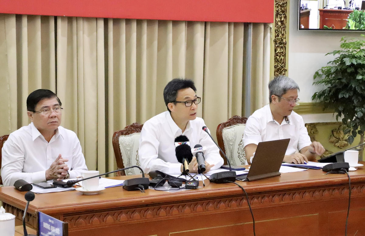 Phó Thủ tướng Vũ Đức Đam chủ trì cuộc họp.
