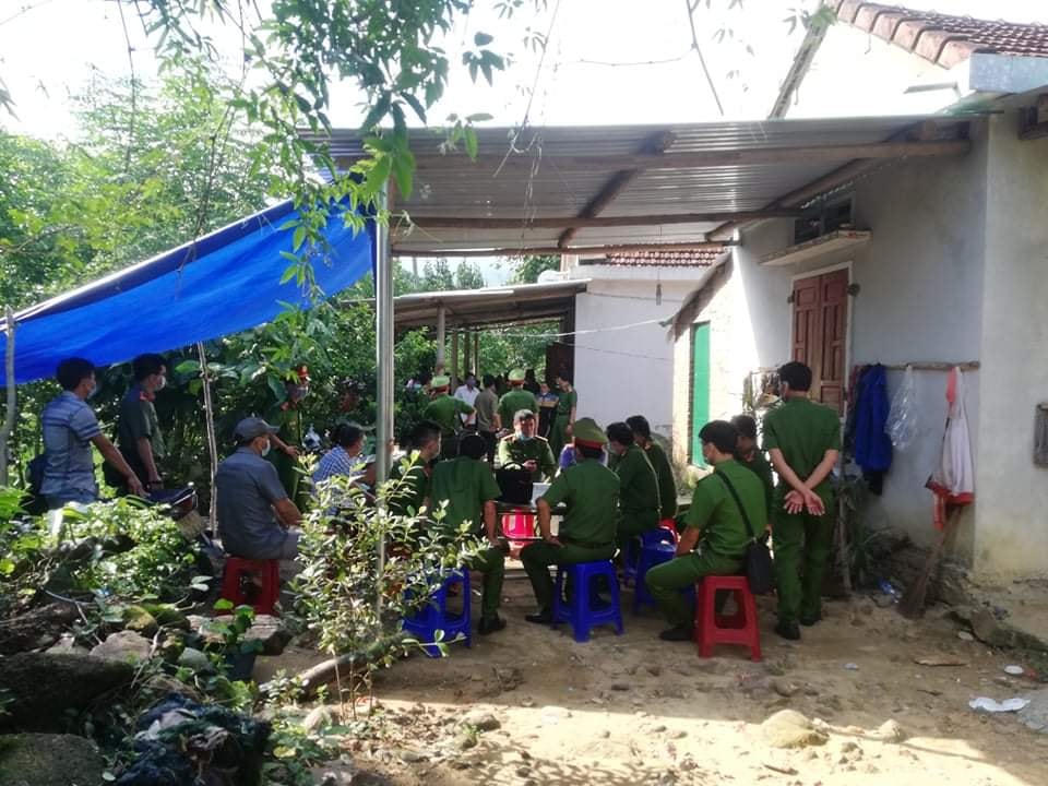 Ngôi nhà phát hiện 2 cha con tử vong trong tư thế treo cổ.