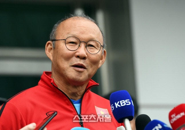 HLV Park Hang Seo đặt mục tiêu giành vé dự vòng loại cuối cùng World Cup 2022.