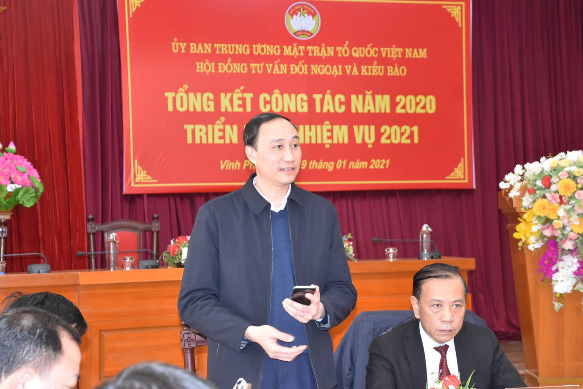 Phó Chủ tịch Phùng Khánh Tài phát biểu chủ trì Hội nghị.