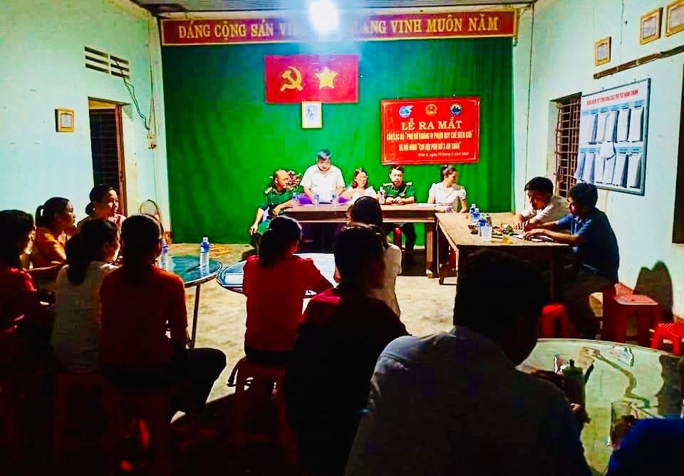 CLB “Gia đình phụ nữ không vi phạm quy chế biên giới” của Chi hội phụ nữ thôn 5, xã Ia R’vê ngày đầu thành lập chỉ có 33 hội viên tham gia, đến nay, đã có 47 hội viên, duy trì hoạt động rất nề nếp.