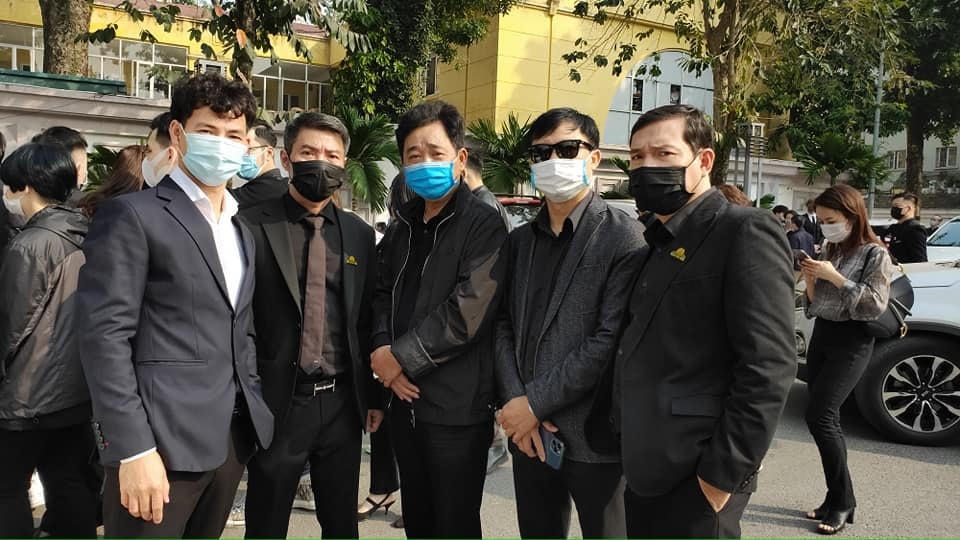 NSƯT Xuân Bắc đăng bức ảnh cùng nhóm “Táo quân”: Công Lý, Quốc Khánh, Quang Thắng và đạo diễn Đỗ Thanh Hải để kêu gọi người dân nâng cao ý thức thực hiện các biện pháp phòng tránh dịch bệnh Covid-19.