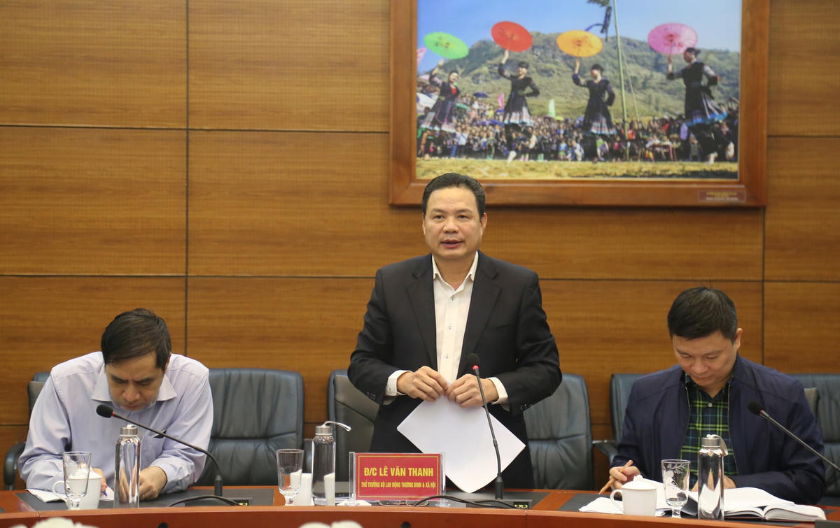 Thứ trưởng Bộ LĐ -TBXH Lê Văn Thanh phát biểu tại buổi làm việc.
