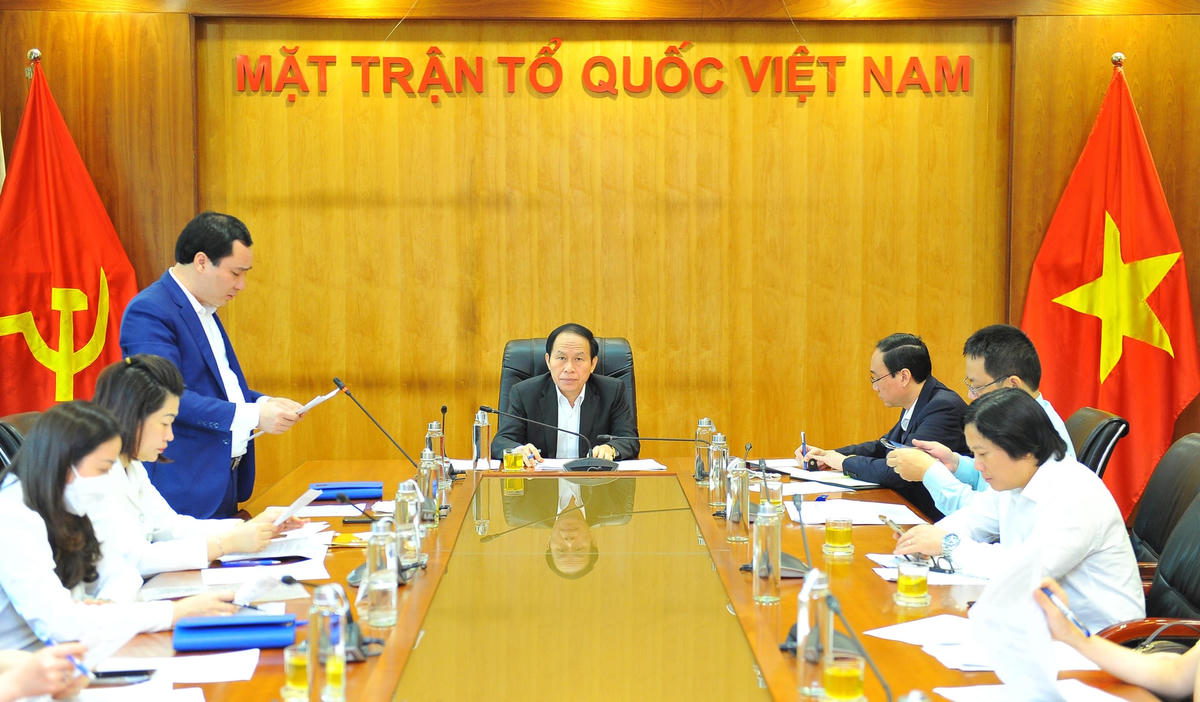 Quang cảnh cuộc họp.