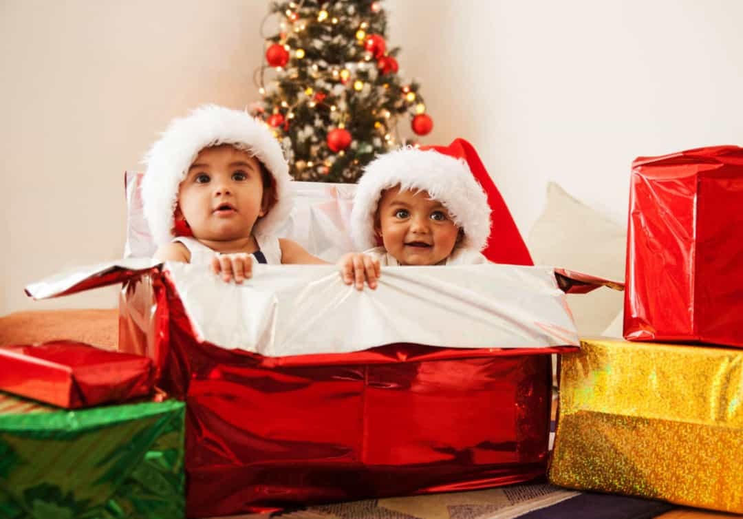 [ẢNH] Ngất ngây ngắm những 'ông, bà Noel' nhí siêu đáng yêu