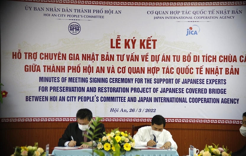 Lễ ký kết hỗ trợ chuyên gia Nhật Bản về dự án tu bổ di tích Chùa Cầu.