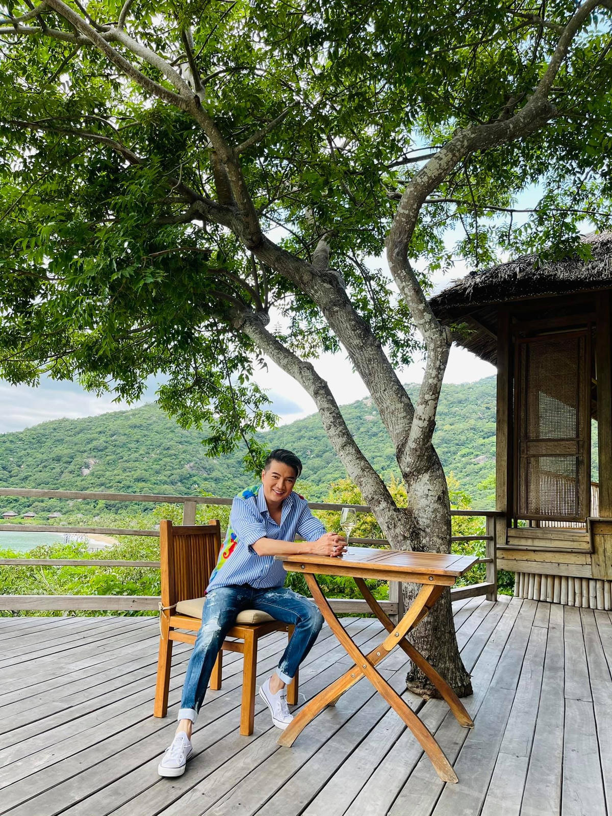 Ca sĩ Đàm Vĩnh Hưng tự nhủ: “Có lẽ tui gặp chưa đủ và ko cho mình cơ hội thôi.... Nhưng từ nay sẽ khác...”, khi nói về việc có người yêu trong tương lai.