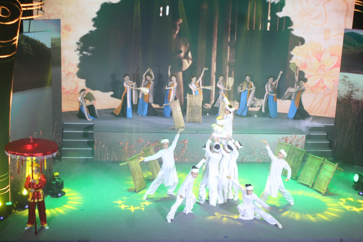 Các trường đoạn khắc họa chân dung Đại thi hào Nguyễn Du.