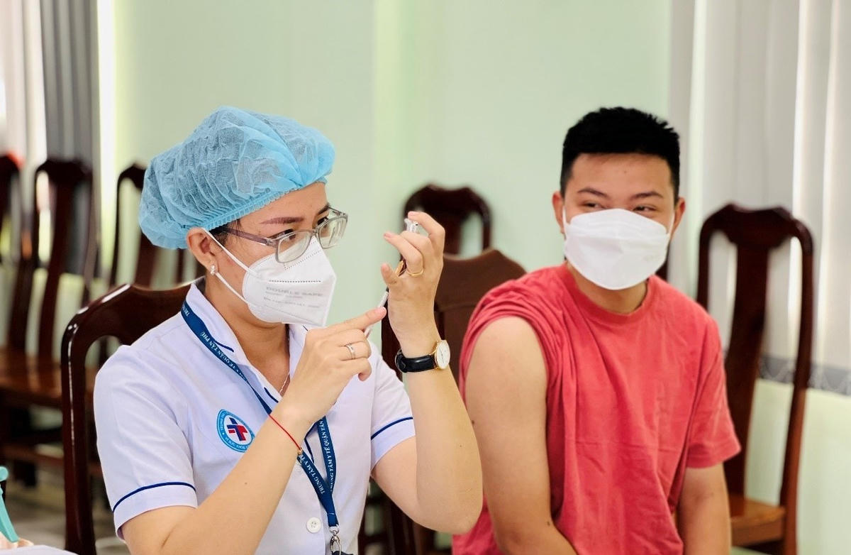 TP HCM bắt đầu tiêm mũi nhắc lại, bổ sung.