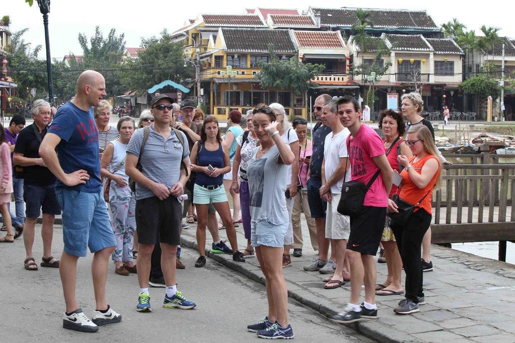 Dịch covid-19 đã khiến ngành du lịch bị ảnh hưởng