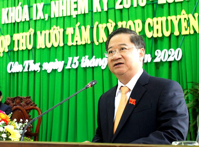 Ông Trần Việt Trường phát biểu trên cương vị mới Chủ tịch UBND TP Cần Thơ.