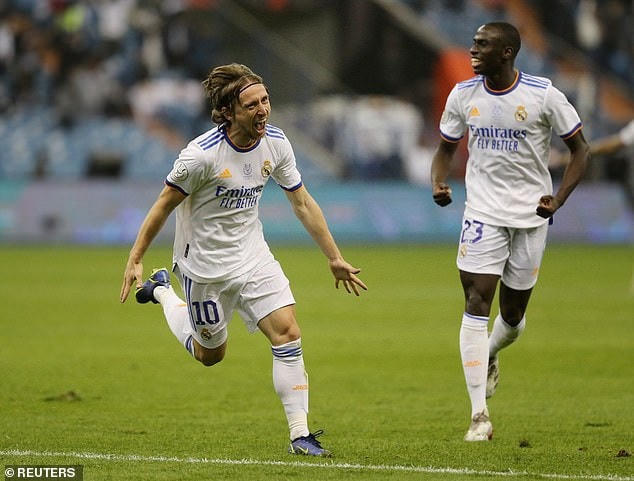 Modric mở tỷ số cho Real Madrid ở phút 38.  