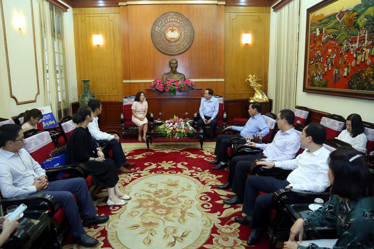 Quang cảnh buổi tiếp nhận. Ảnh: Hương Diệp.