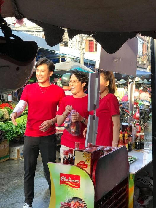 Hoàng tử lai Chí Thiện bày tỏ tâm trạng thèm được đi làm, ngồi nhà nhớ lại thời gian mấy anh em đi quay với mấy anh em, mới đó đã gần năm.