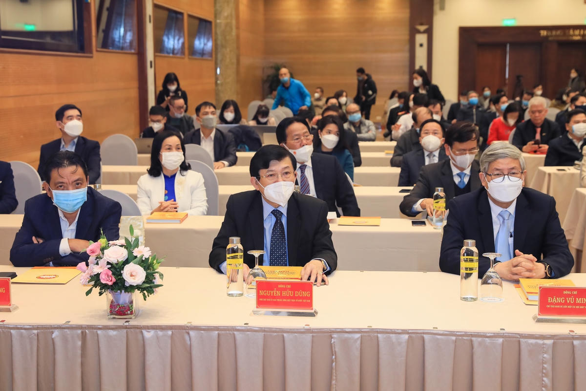 Phó Chủ tịch UBTƯ MTTQ Việt Nam Nguyễn Hữu Dũng và các đại biểu dự Lễ công bố.