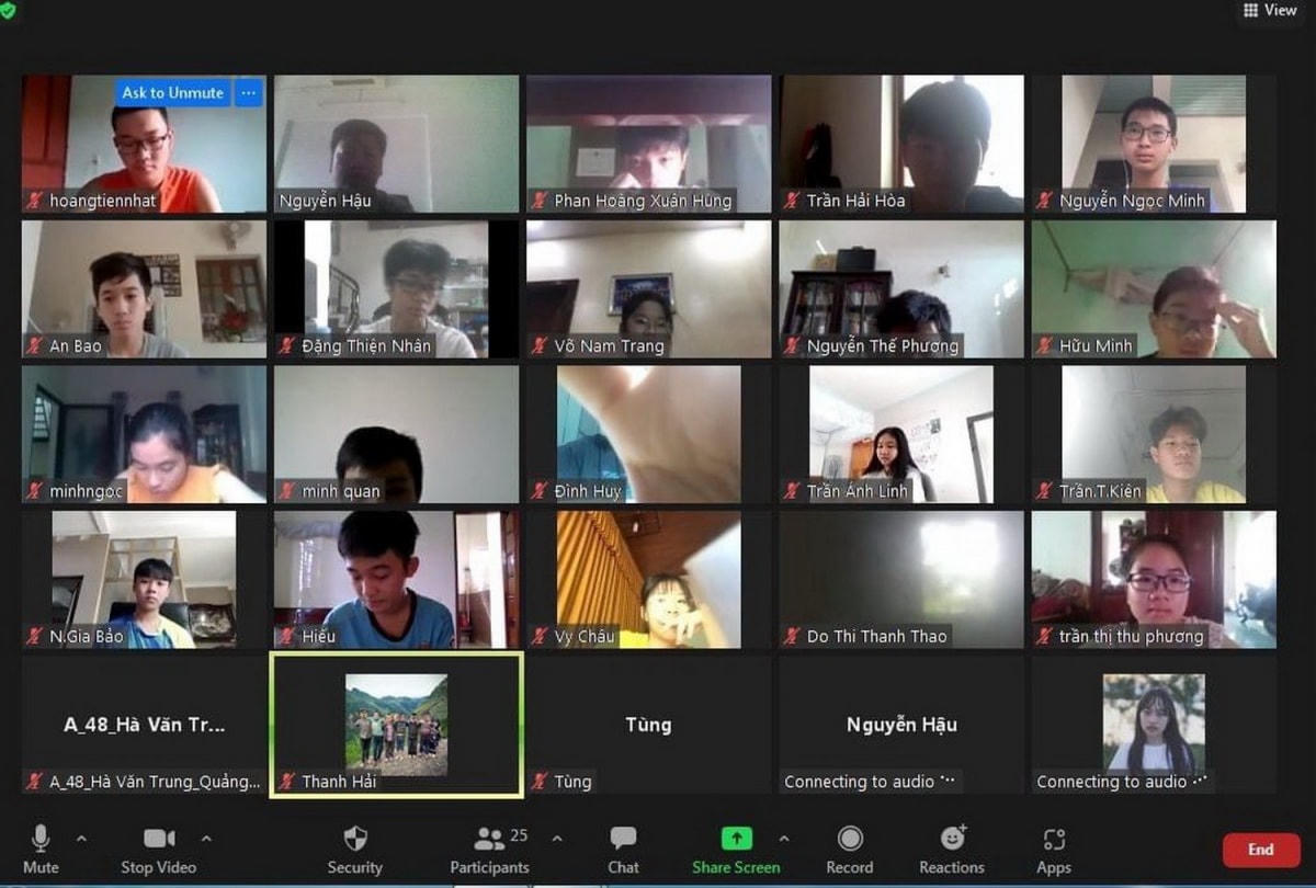 Học sinh Quảng Bình học trực tuyến trong điều kiện dịch Covid-19 diễn biến phức tạp.