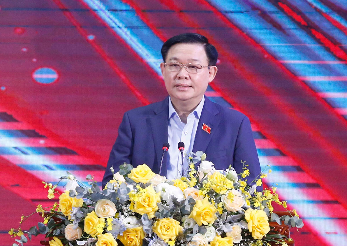 Chủ tịch Quốc hội Vương Đình Huệ phát biểu