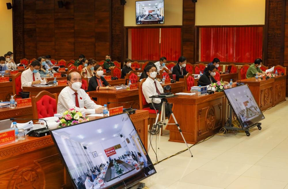 Các đại biểu tham dự kỳ họp. 