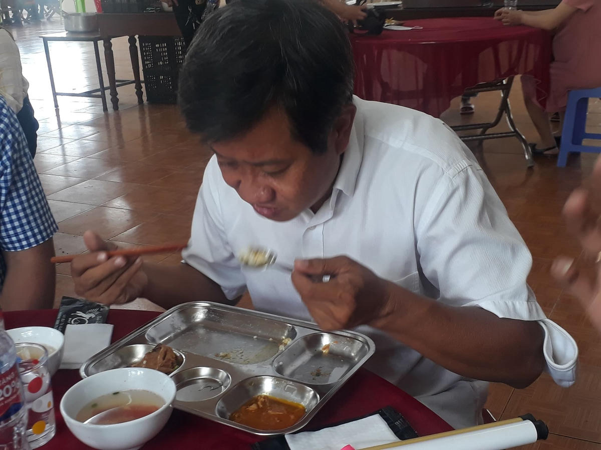 Ông Hải cho biết, khung cảnh, chất lượng cũng như vấn đề an toàn vệ sinh thực phẩm tại quán cơm rất đảm bảo. 