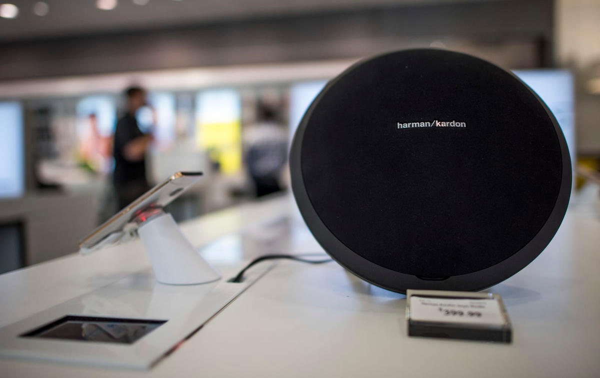 Sau Harman, các thương vụ thâu tóm của Samsung đều có giá trị nhỏ như công ty Zhilabs chuyên về AI, hãng phát triển công nghệ camera Corephotonics hay nhà mạng TeleWorld Solutions. Ảnh: Engadget.