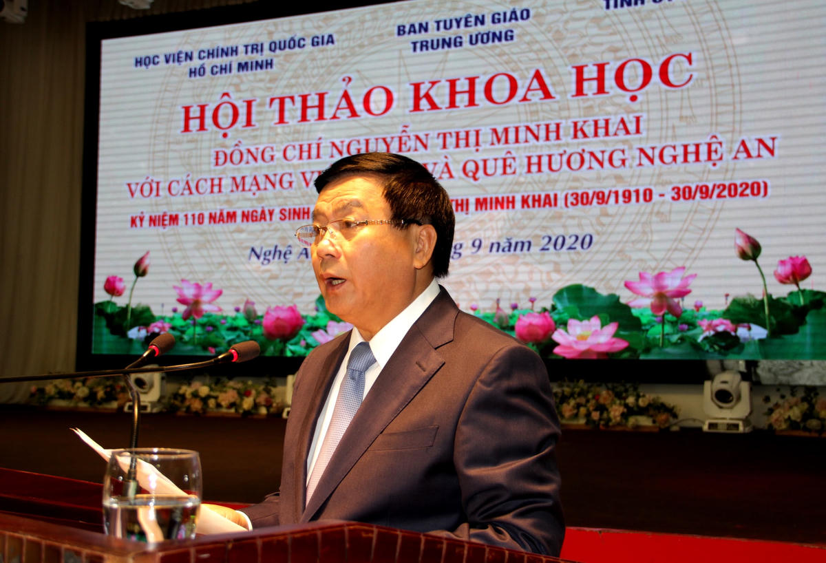 Ông Nguyễn Xuân Thắng, Bí thư Trung ương Đảng, Giám đốc Học viện Chính trị quốc gia Hồ Chí Minh phát biểu tại Hội thảo.  