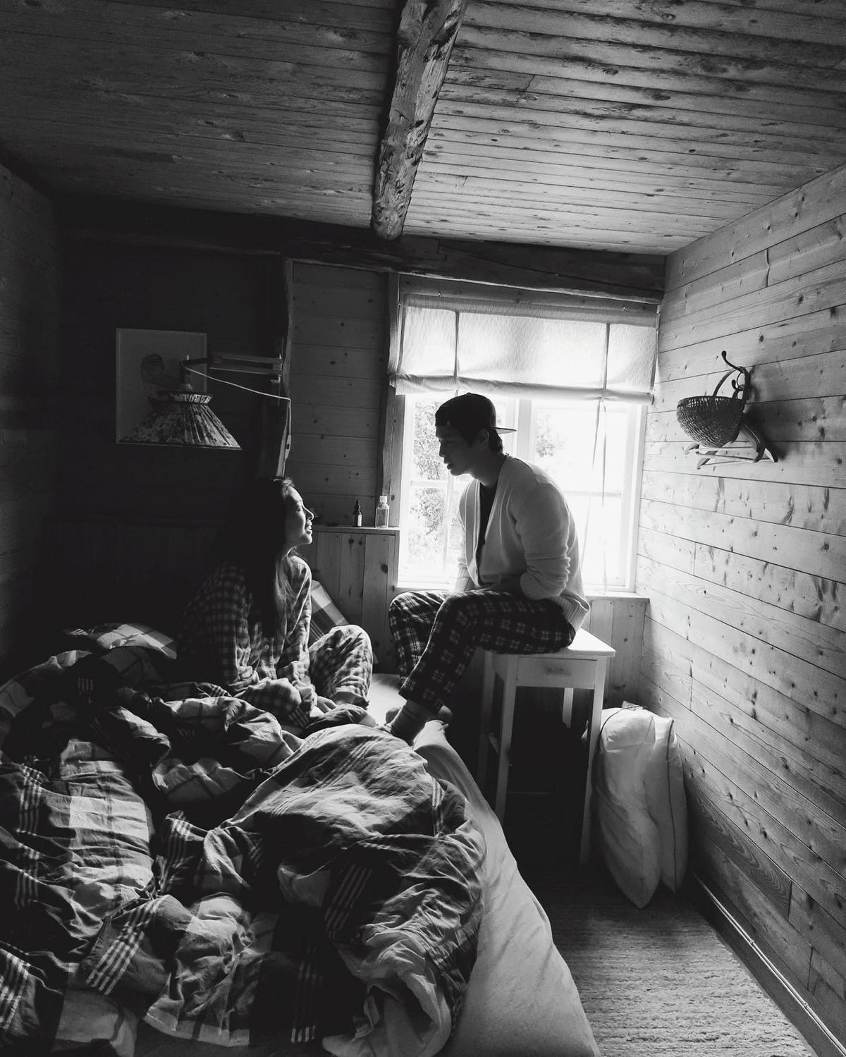 “Đả nữ” của điện ảnh Việt khiến nhiều người ngưỡng mộ vì mối tình viên mãn bên bạn trai Huy Trần kém cô 11 tuổi.