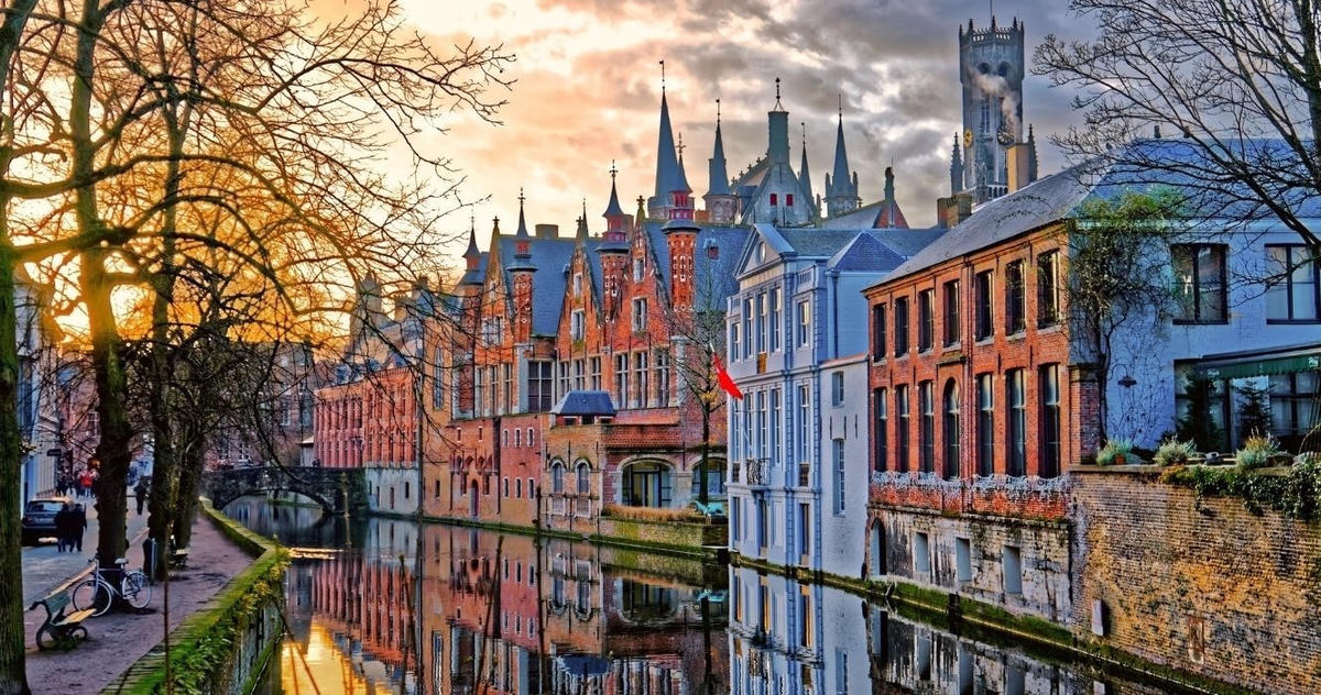 Thành phố Bruges cổ kính của Bỉ. Ảnh: Country Living.  