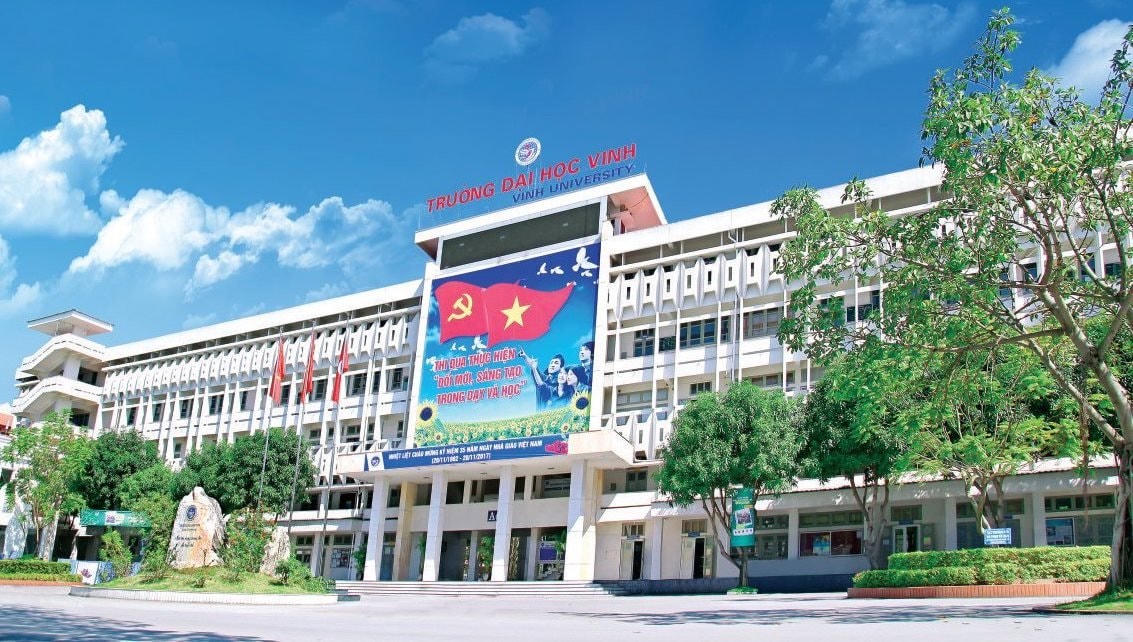 Trường ĐH Vinh đóng tại TP Vinh, Nghệ An.