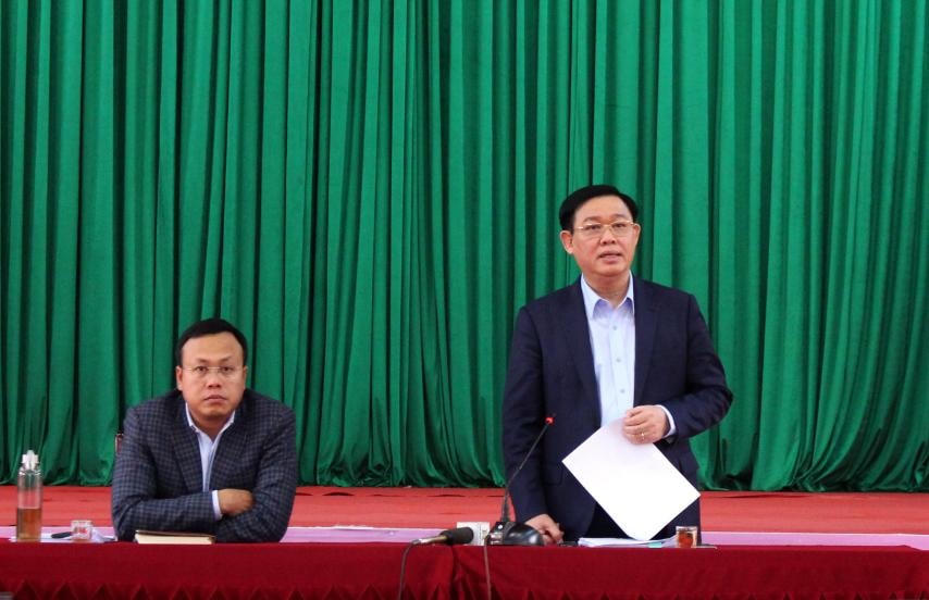 Bí thư Thành ủy cho rằng thành phố, các cấp, các ngành phải chia sẻ với người dân bằng tinh thần trách nhiệm cao, chủ động cao.