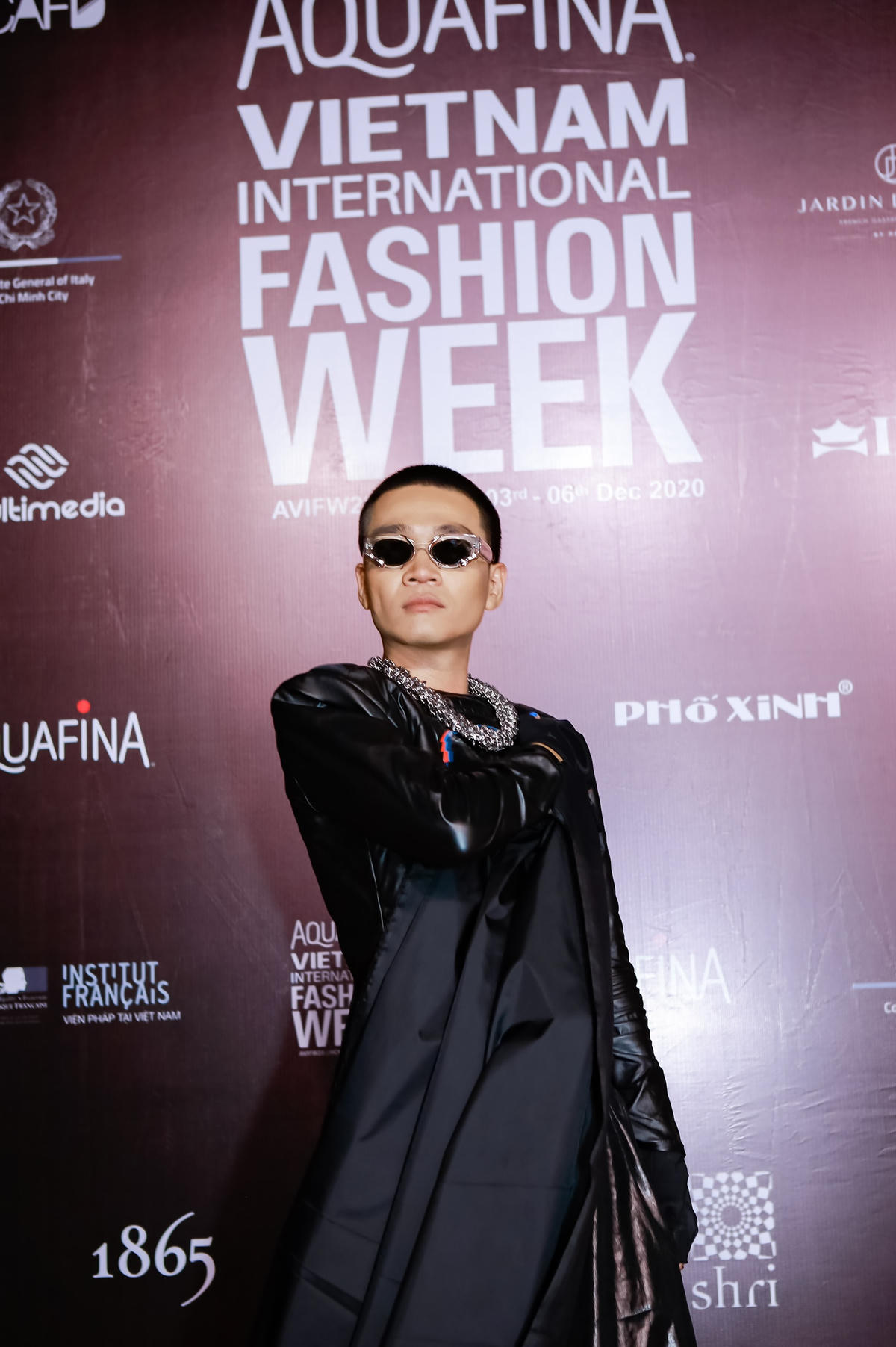 Nam rapper Wowy khoe phong cách thời trang cực chất trong trang phục mới nhất đến từ NTK Nguyễn Tiến Truyển.
