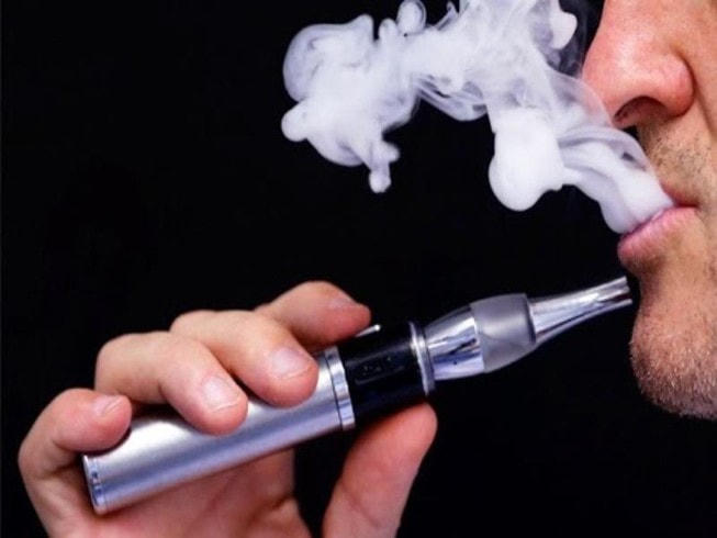 Việc mua bán thuốc lá điện tử, thuốc lá nung nóng chủ yếu được thực hiện qua mạng.
